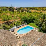 Alice - Confortável Com Piscina Em Casa de Férias