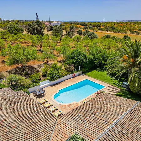 Alice - Confortavel Com Piscina Em Ferienhaus