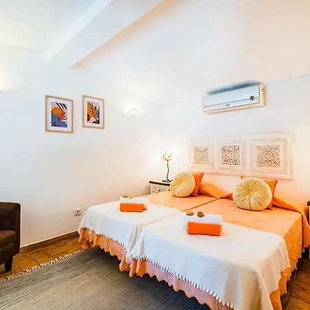 Alice - Confortavel Com Piscina Em Ferienhaus *